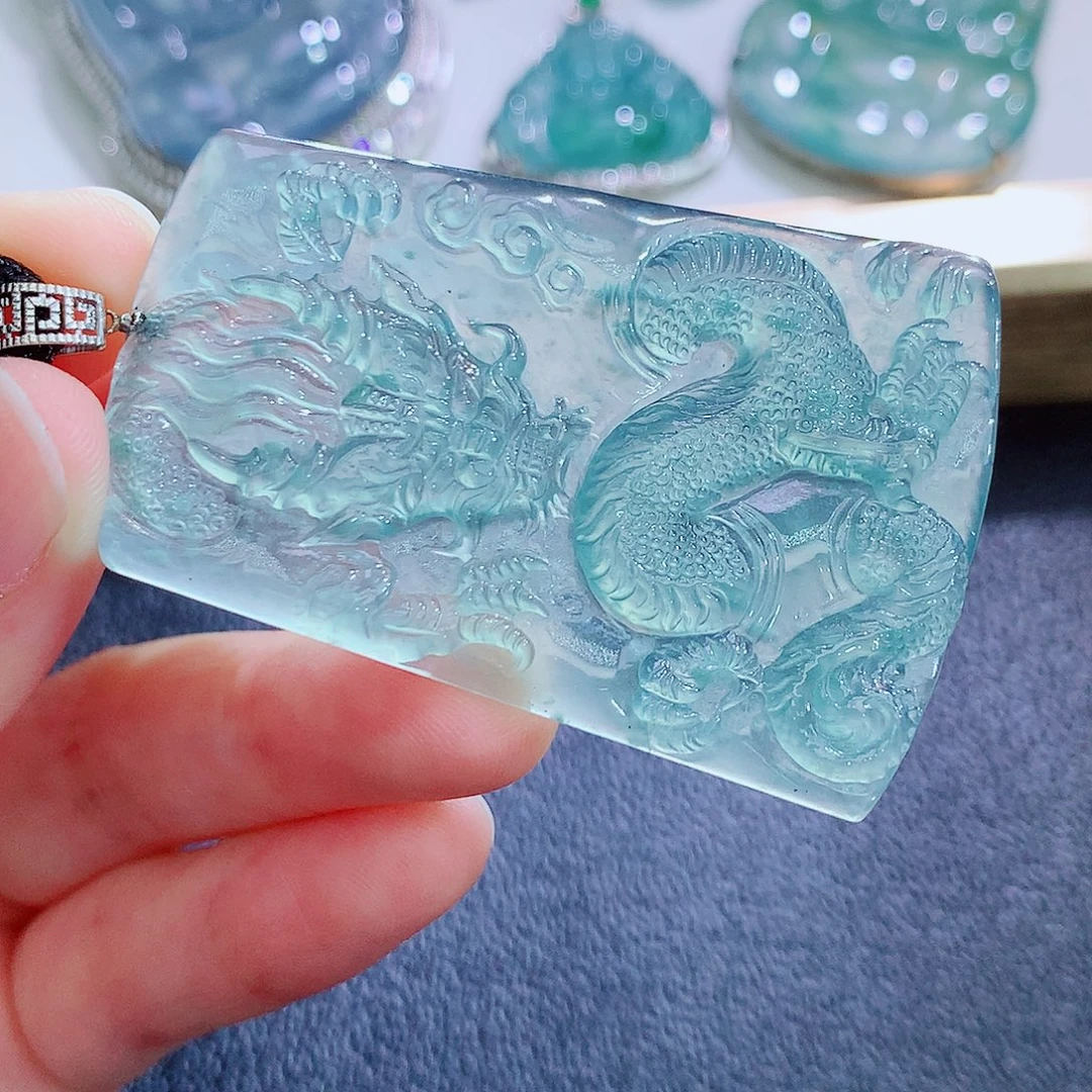 翡翠18K金镶嵌颈饰翡翠