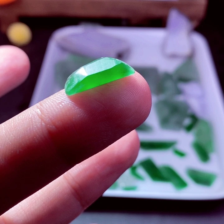 水***桃定制翡翠未镶嵌材料