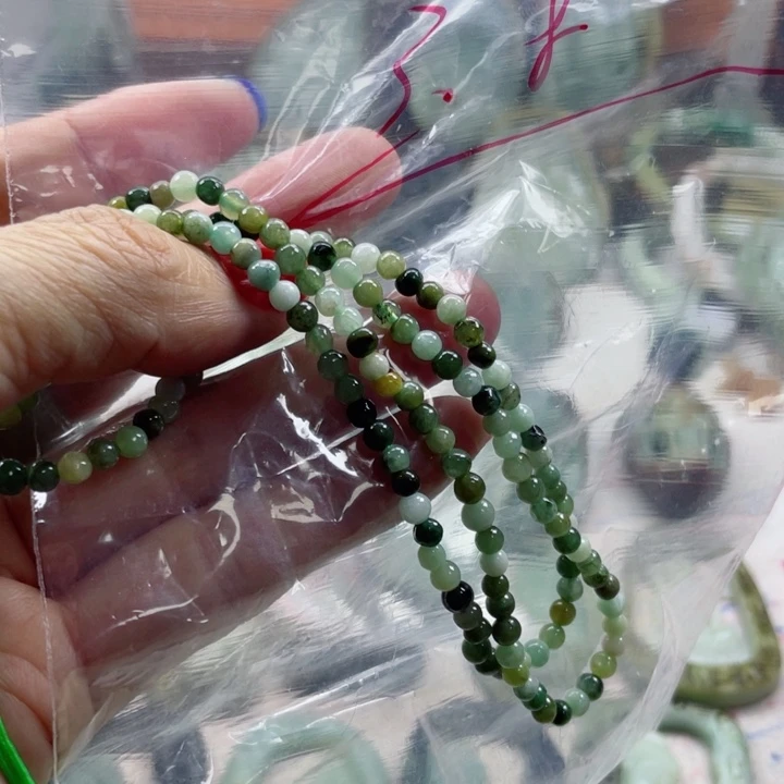 绕***柔翡翠未镶嵌颈饰成品