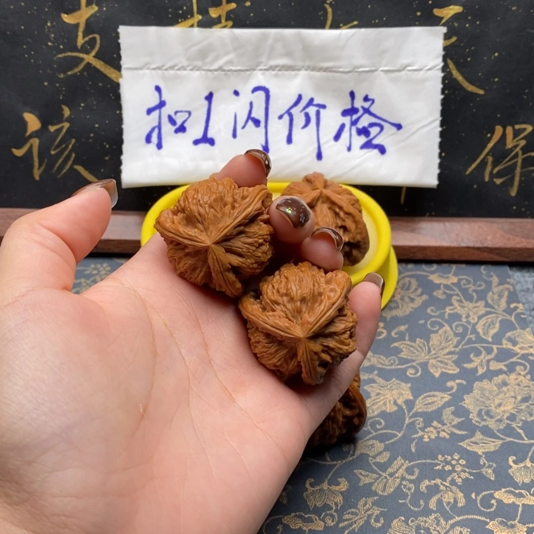 吊坠文玩核桃o****u