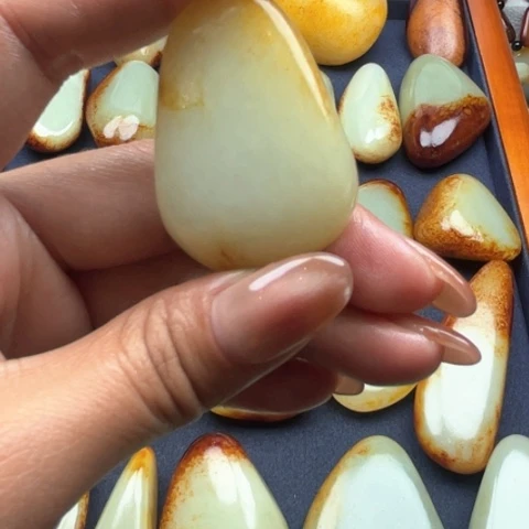 和田玉颈饰未镶嵌李*坤