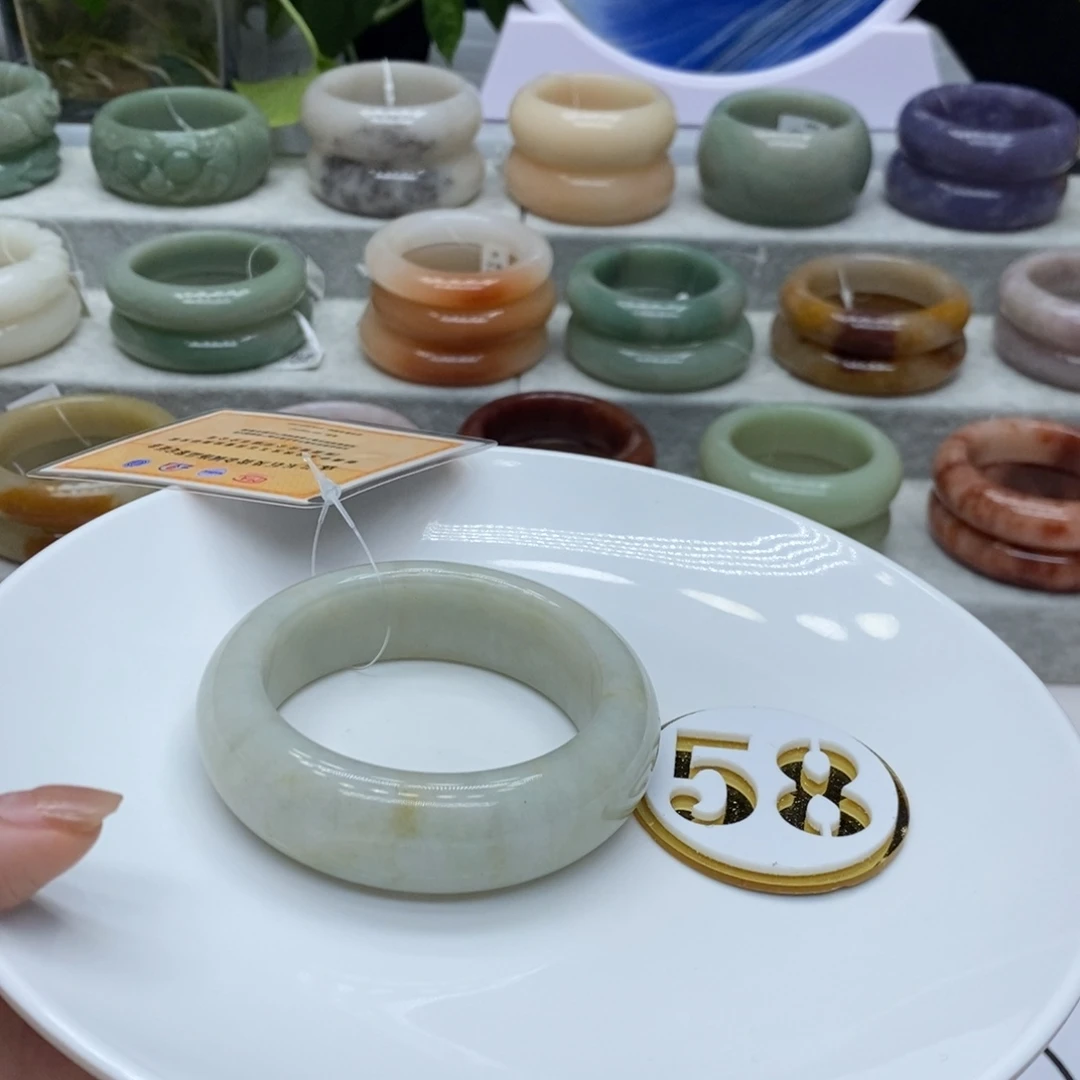 石英质玉未镶嵌手镯