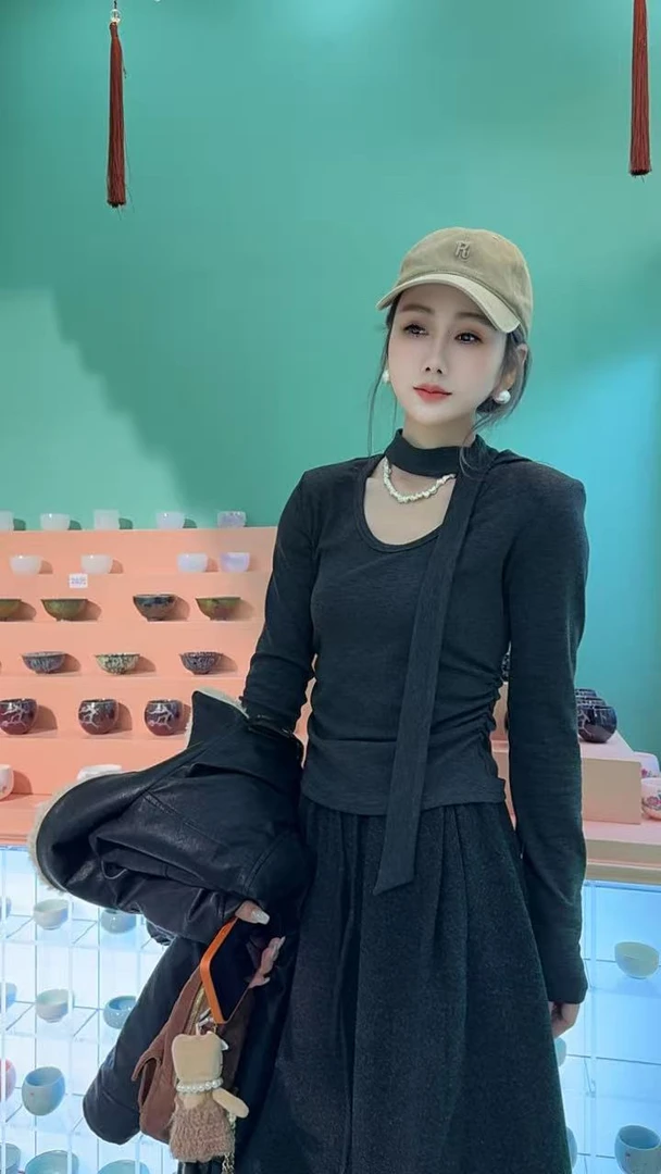 韩版修身2025秋冬新款辣妹纯欲露锁骨纯色围带加绒短T恤上衣