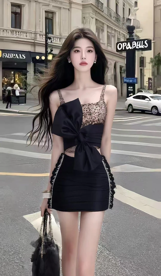 纯欲辣妹风豹纹吊带方领修身设计感上衣+黑色包臀百搭半身裙套装