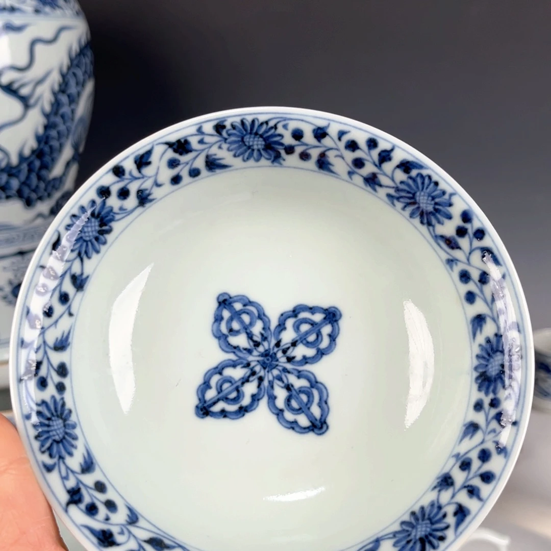 青花宝杵扁菊小盘子