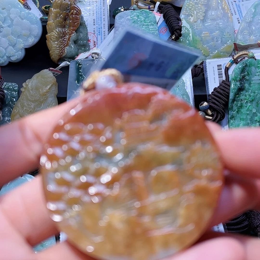 颈饰未镶嵌翡翠一个