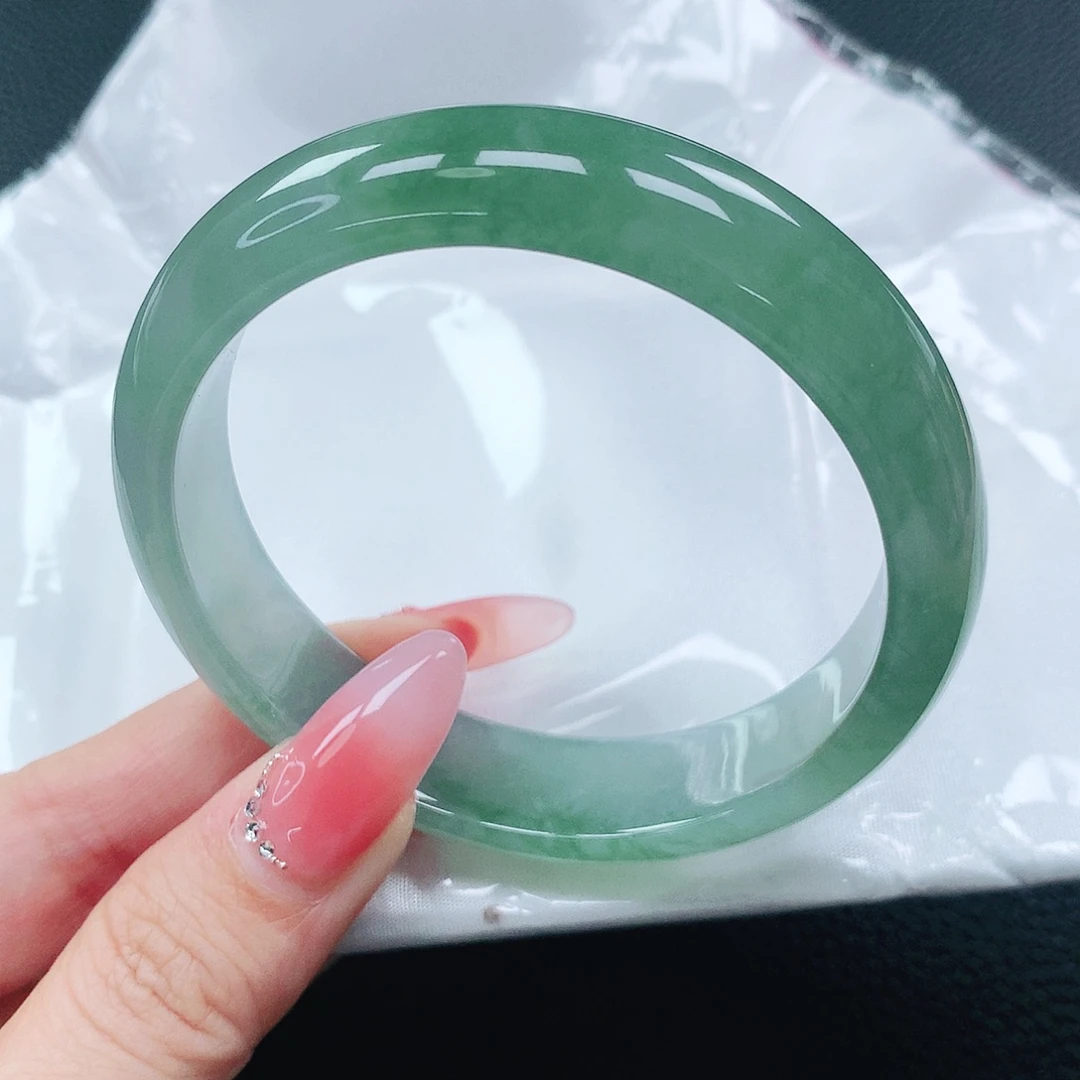 翡翠手镯未镶嵌57圈