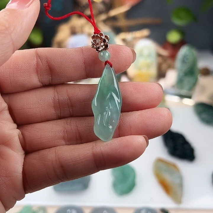 翡翠未镶嵌颈饰悟道