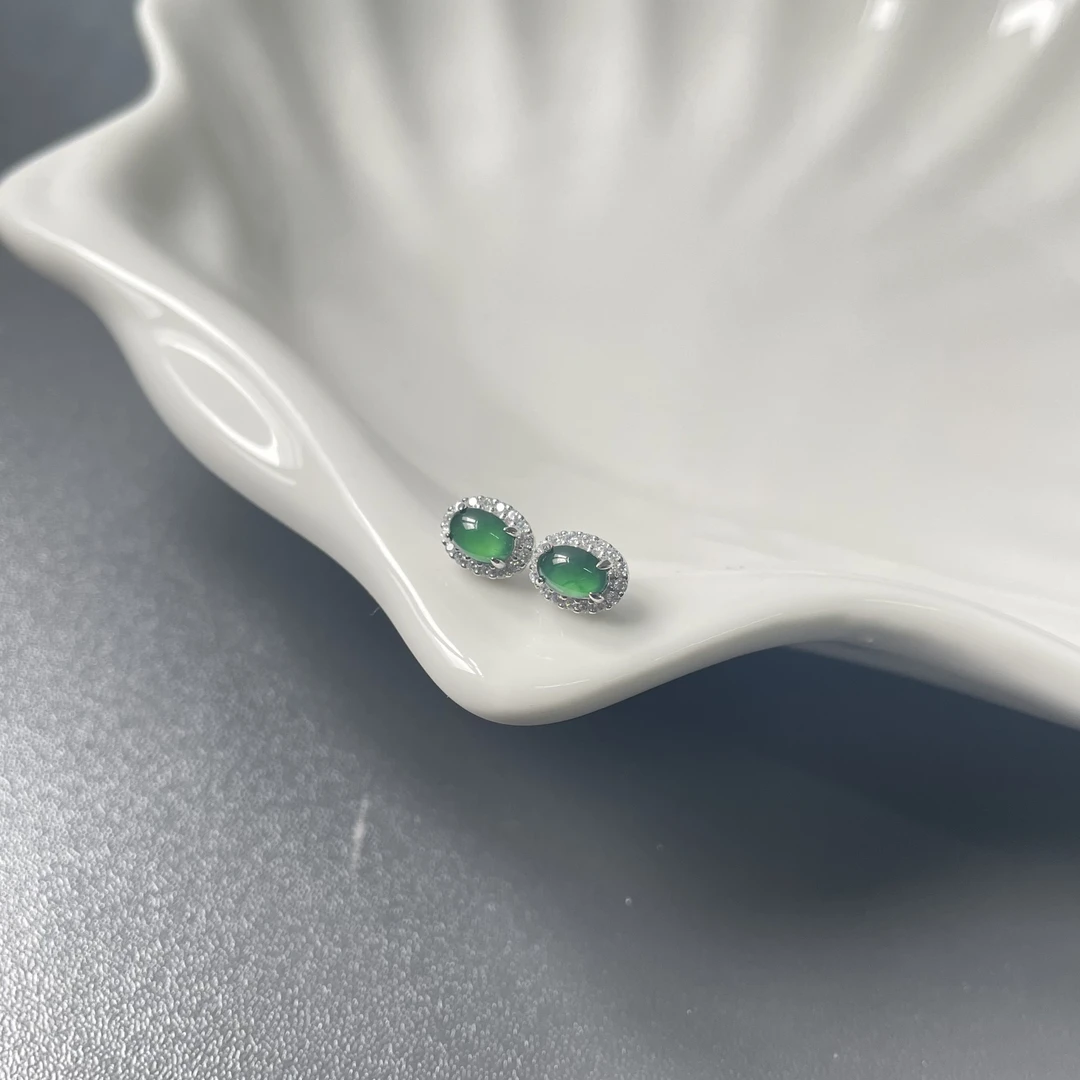 天然翡翠绿蛋面危料耳钉S925银约3.5*6mm