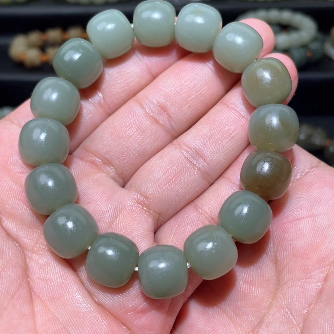 和田玉未镶嵌挂件安**生