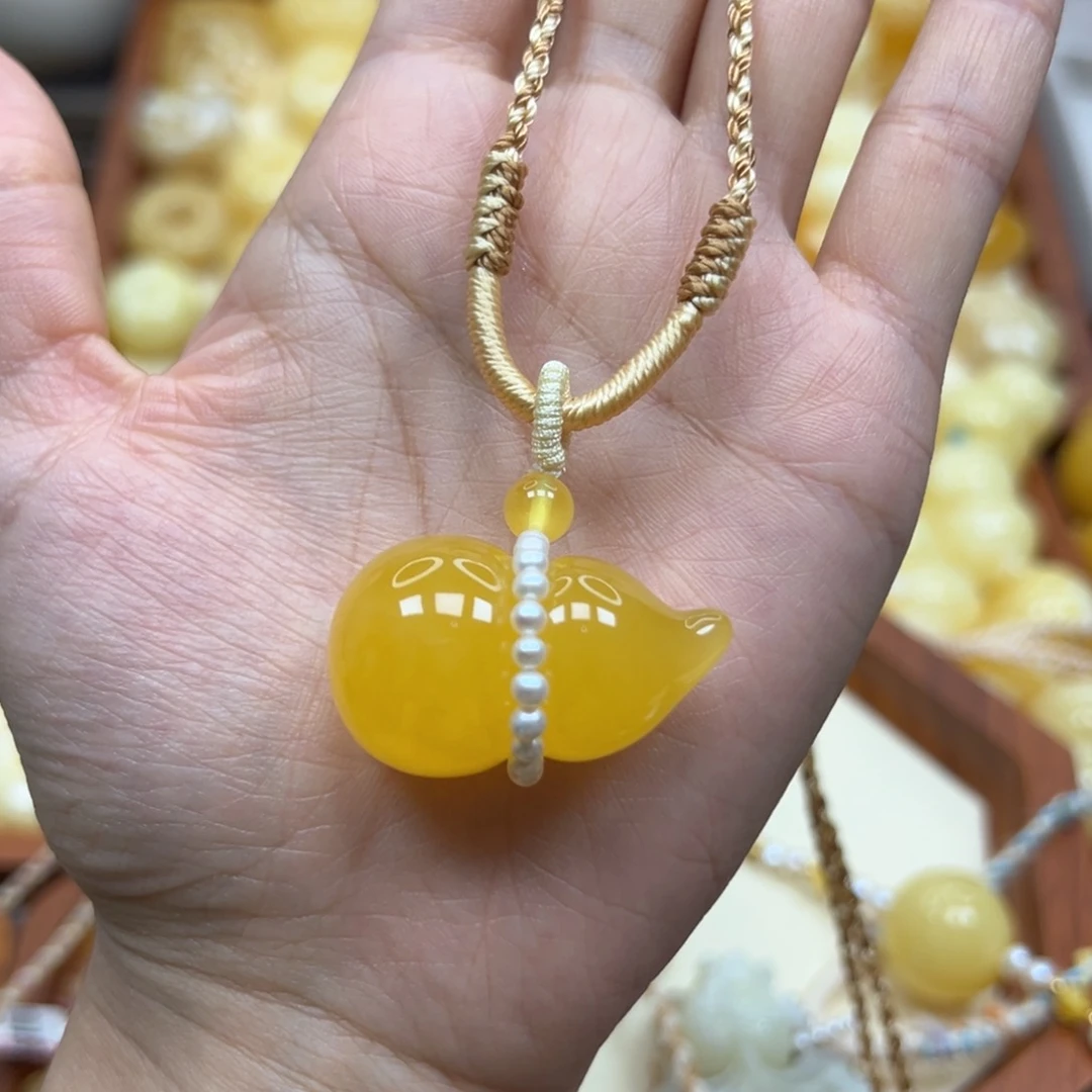未镶嵌颈饰琥珀蜜蜡