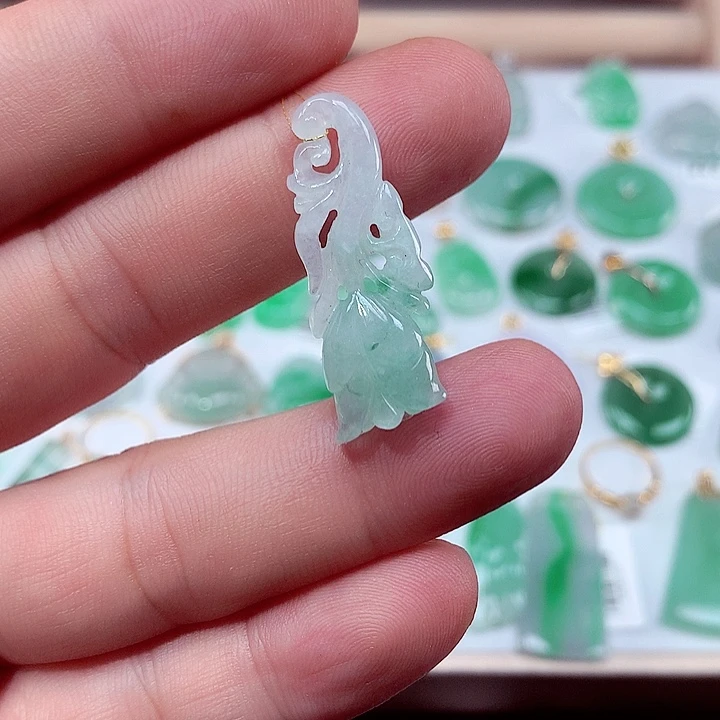 翡翠未镶嵌颈饰吊坠