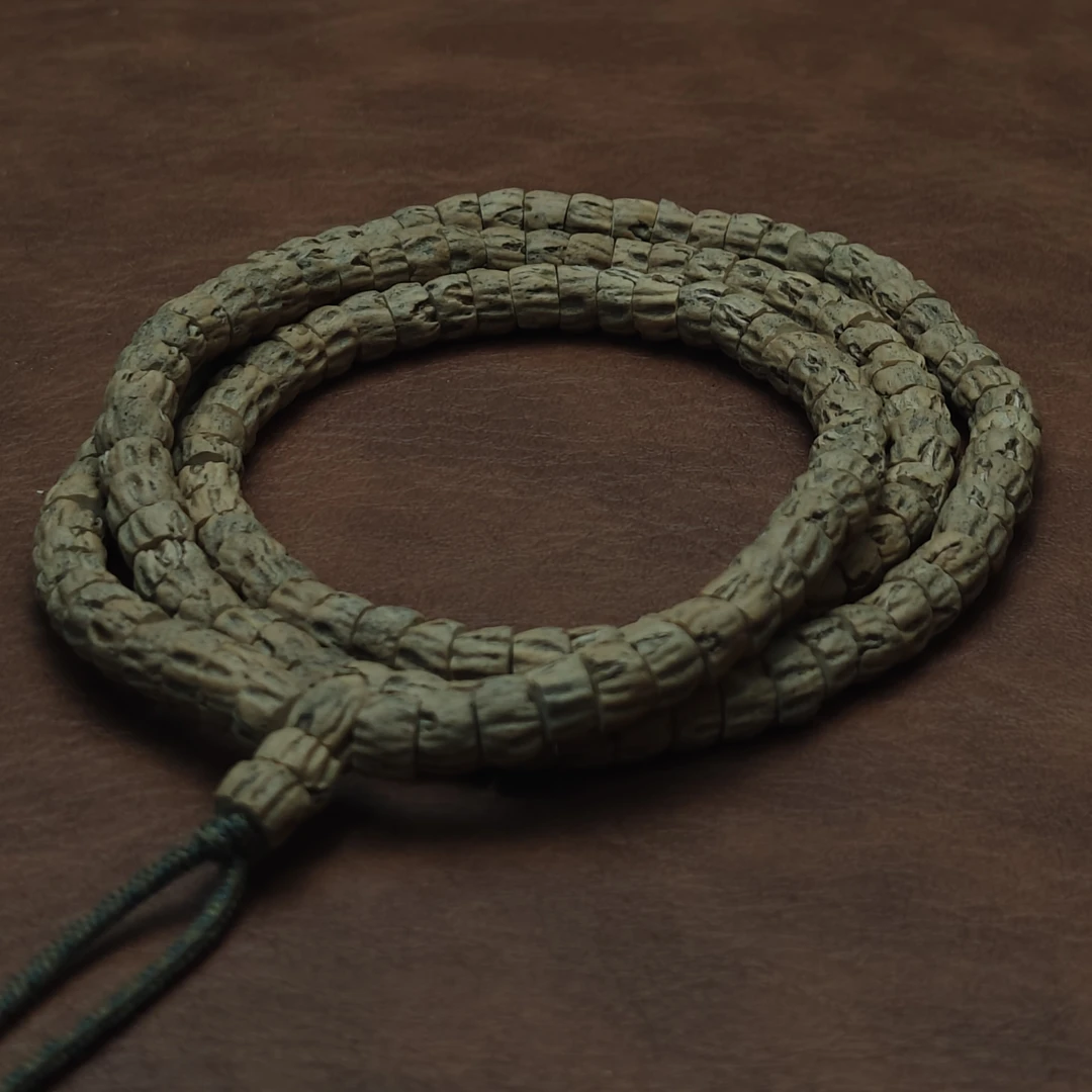 地仙级:"陆压道人"，热振百香籽，白牙粉油皮，小角度大肠