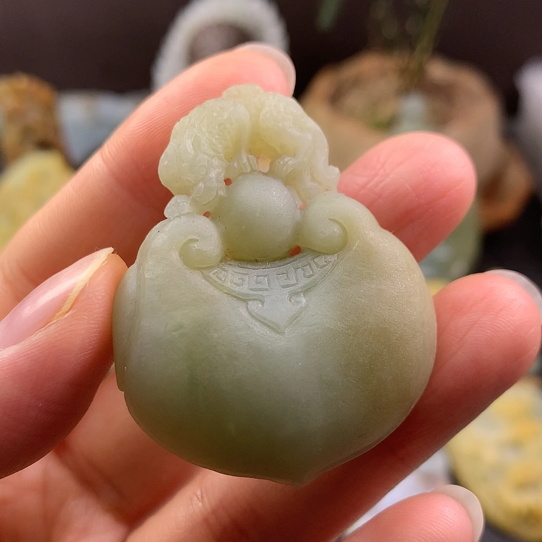 定制翡翠未镶嵌如意