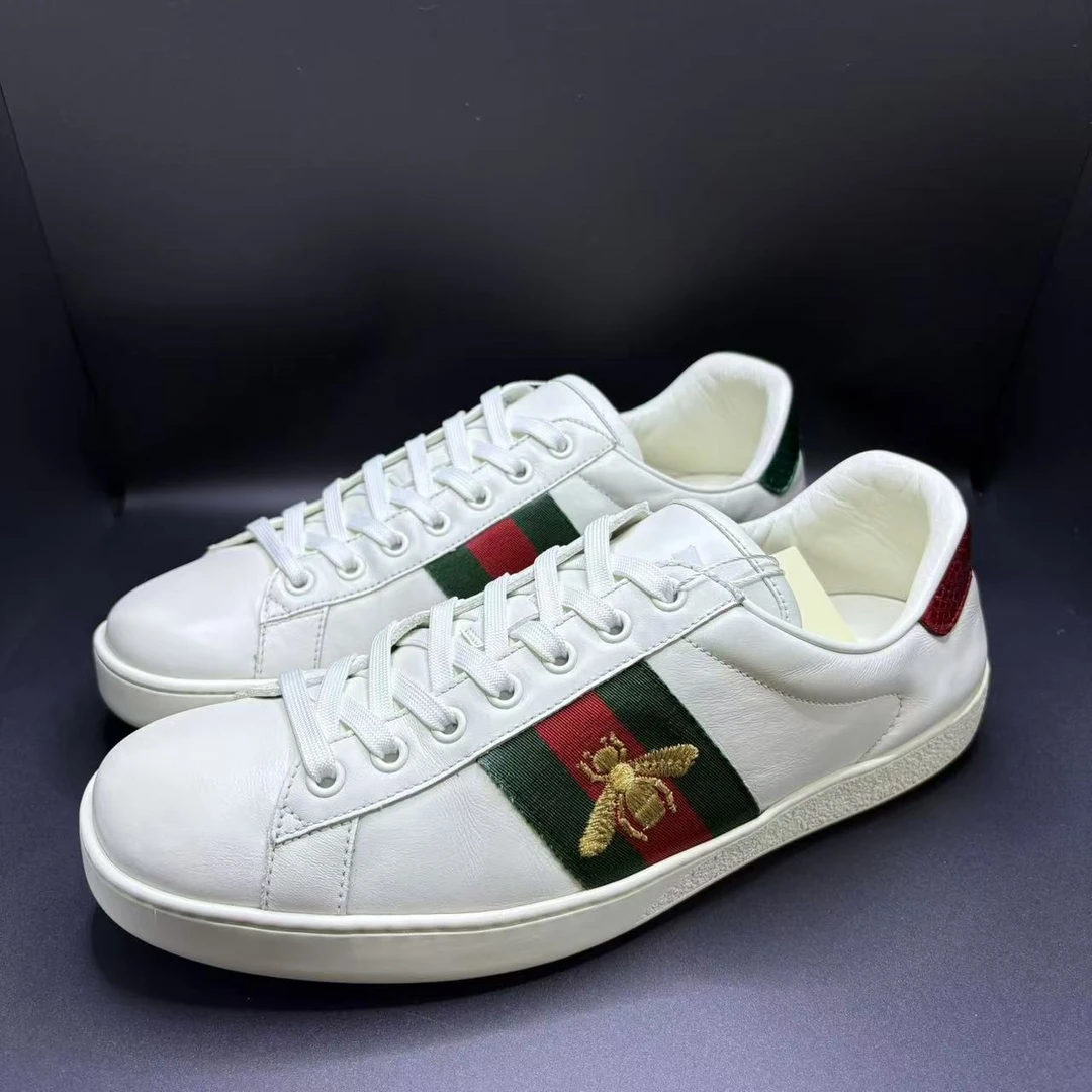 95新 GUCCI/古驰 男士白色经典ACE系列蜜蜂板鞋 多尺码zysc