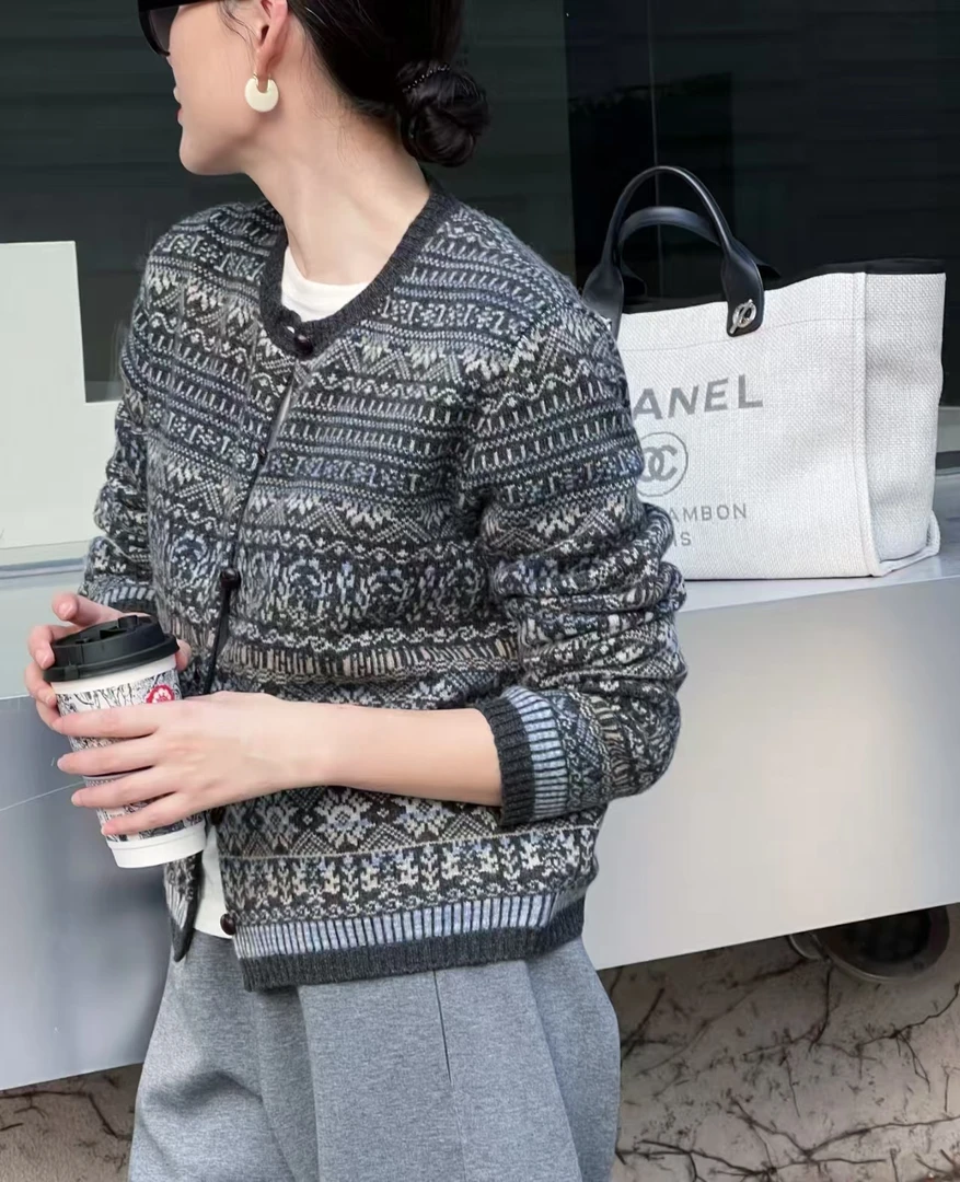 春秋韩系复古提花针织圆领开衫毛衣JE20