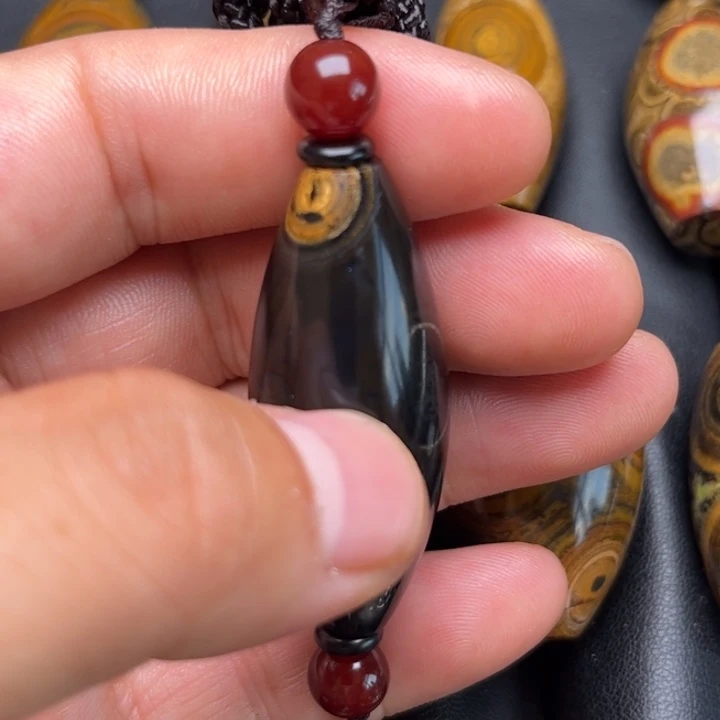 四***望石英岩玉未镶嵌颈饰