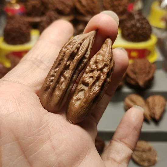 璞***️文玩核桃吊坠瓜条