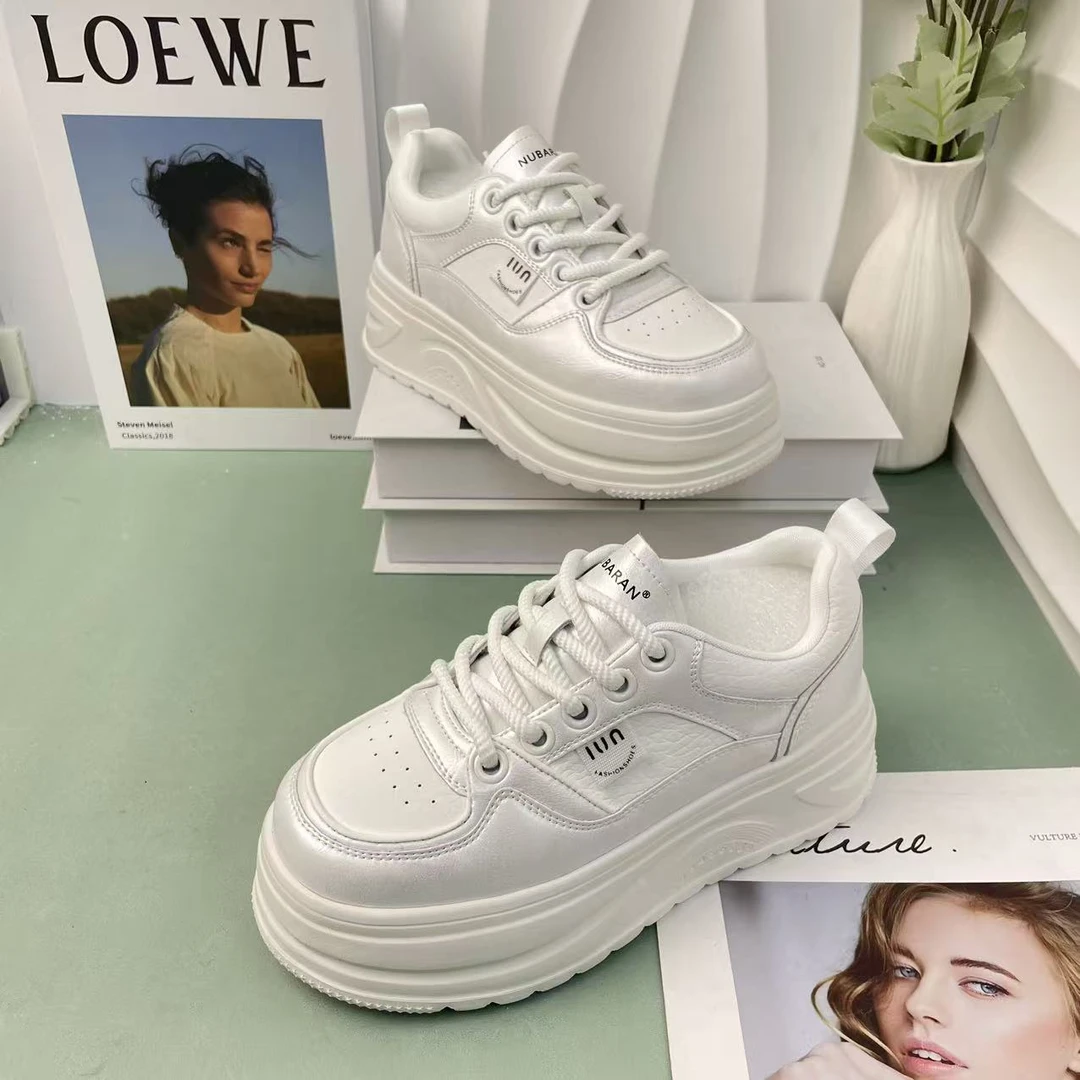 小白鞋女2025秋季新款百搭真皮小个子增高松糕鞋运动休闲板鞋