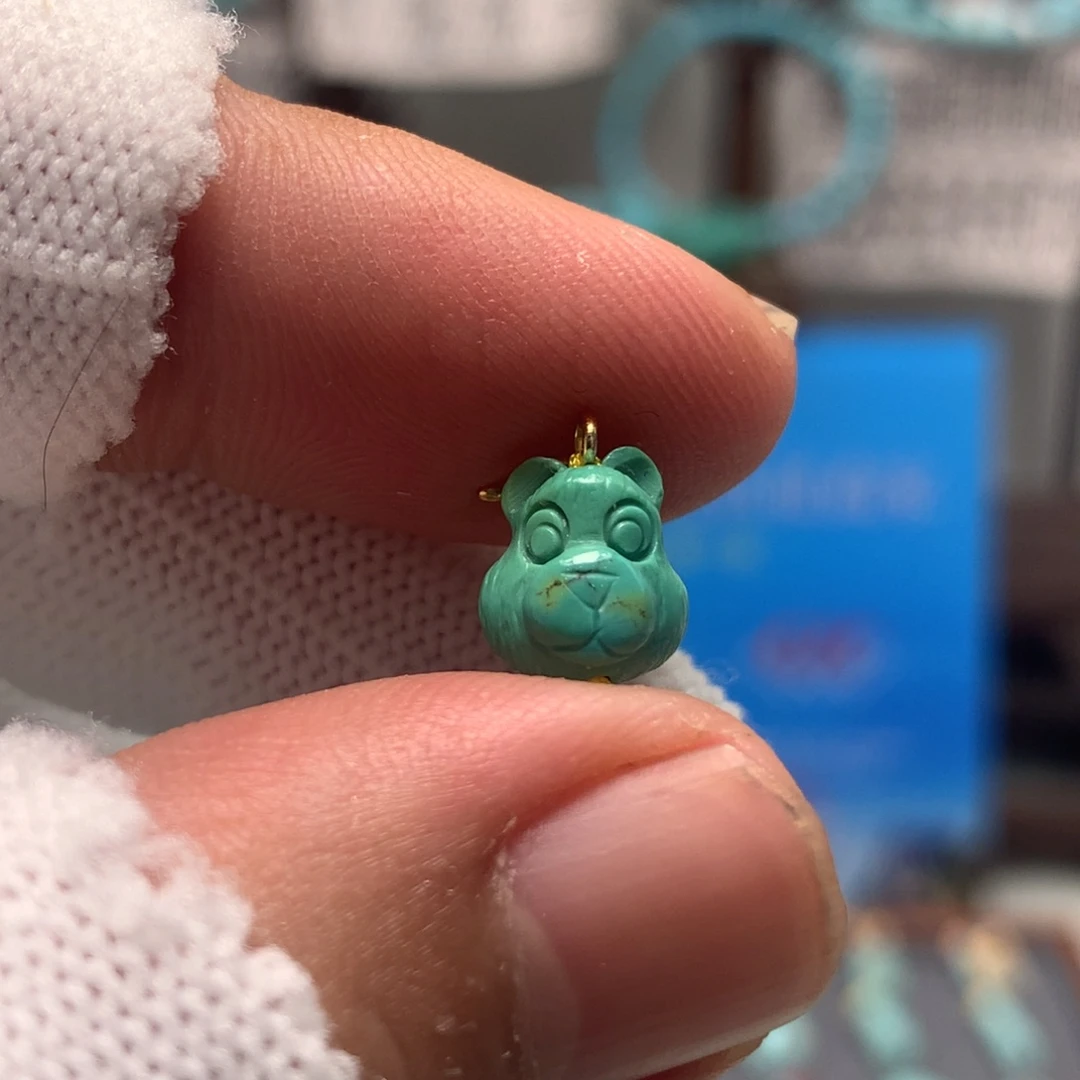 绿松石未镶嵌挂件