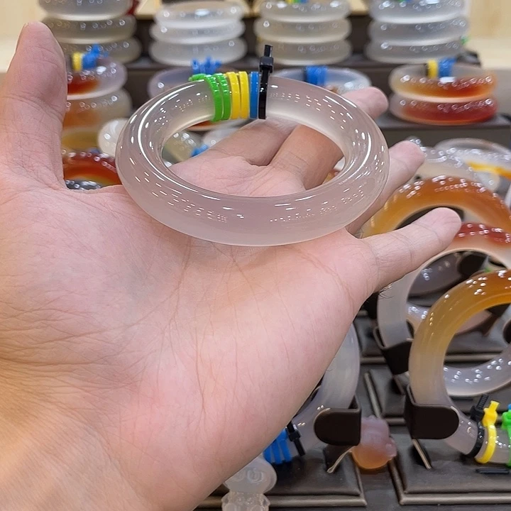 玛瑙/玉髓未镶嵌手镯45