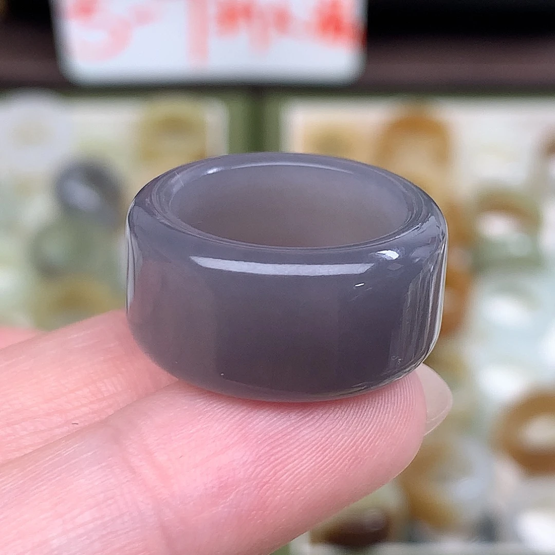 未镶嵌戒指和田玉