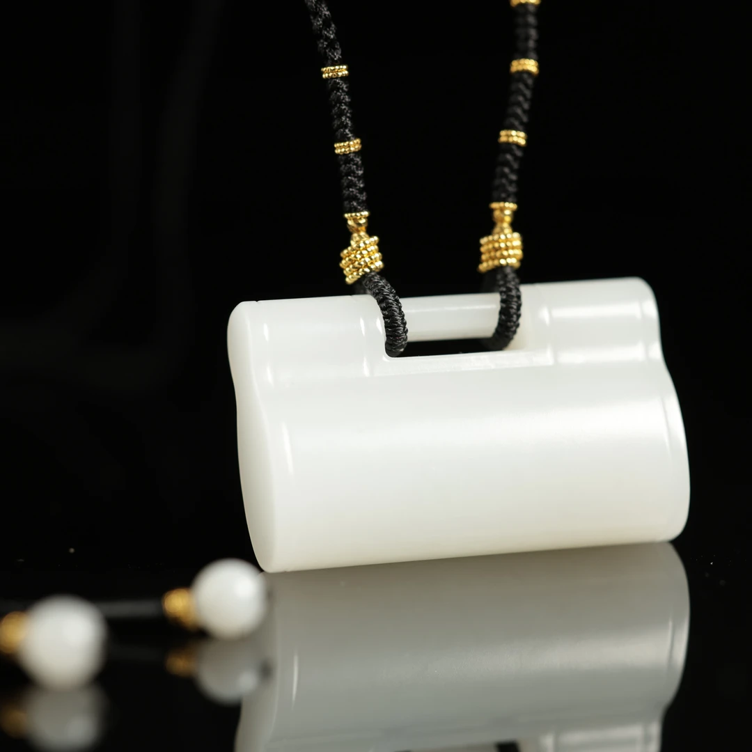 合气 | 大传承臻品和田玉顶俄高白白玉锁吊坠