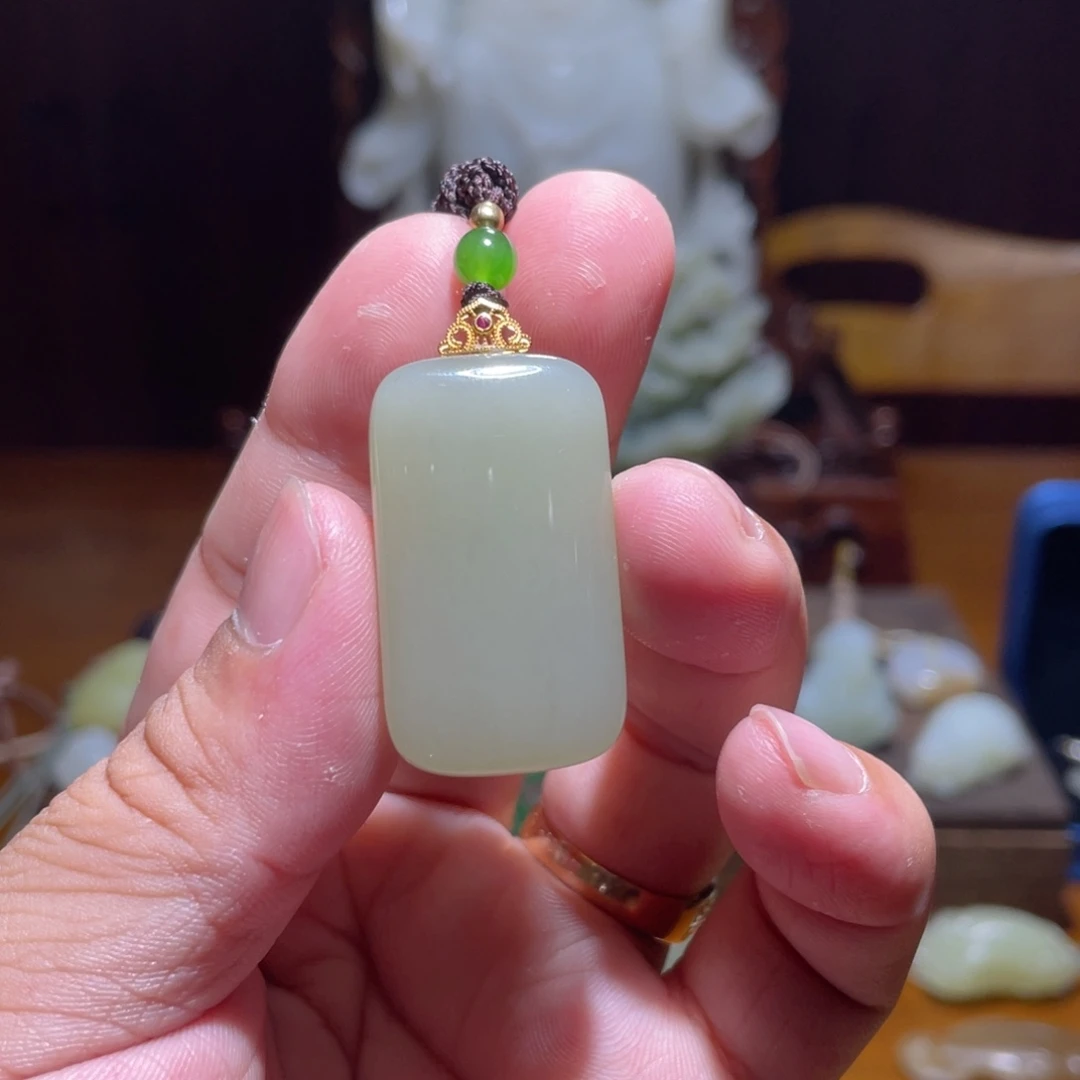 颈饰未镶嵌和田玉
