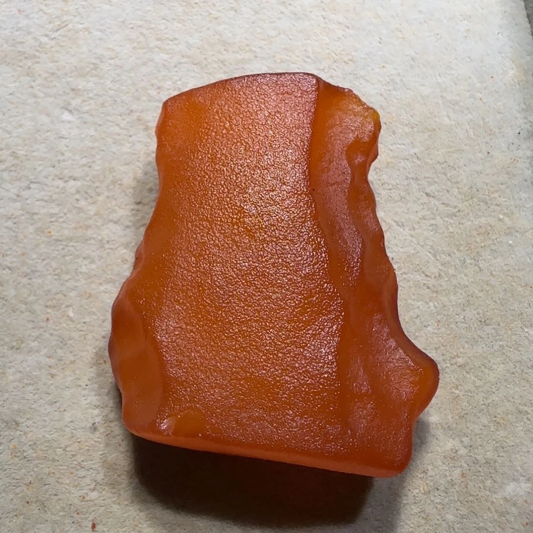 定制琥珀未镶嵌依**得专属定制