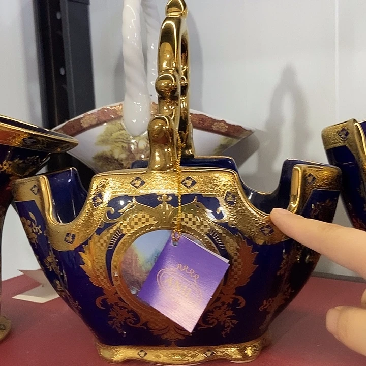 瓷片微瑕……………………………………