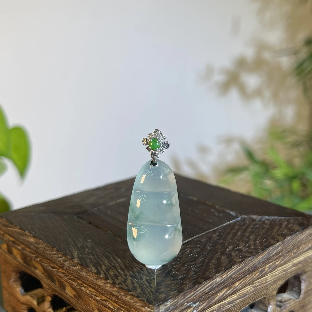 JXA17-139 天然翡翠缅甸A货 18K含钻扣福豆