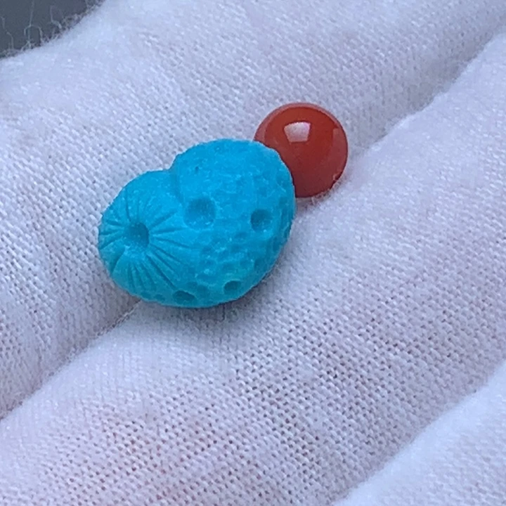 韦****南红玛瑙未镶嵌珠宝奇石