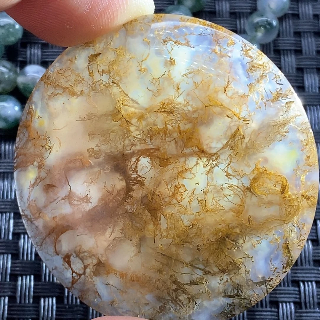 玛瑙/玉髓颈饰未镶嵌谁****?