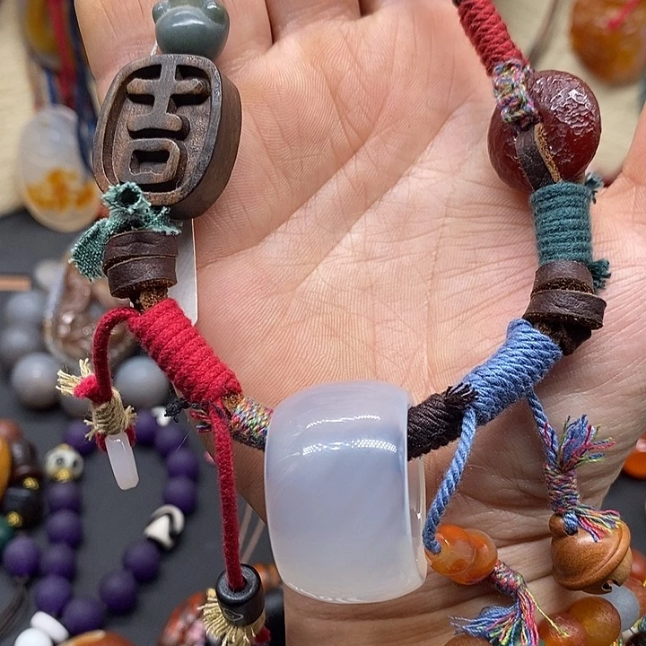 玛瑙/玉髓颈饰未镶嵌