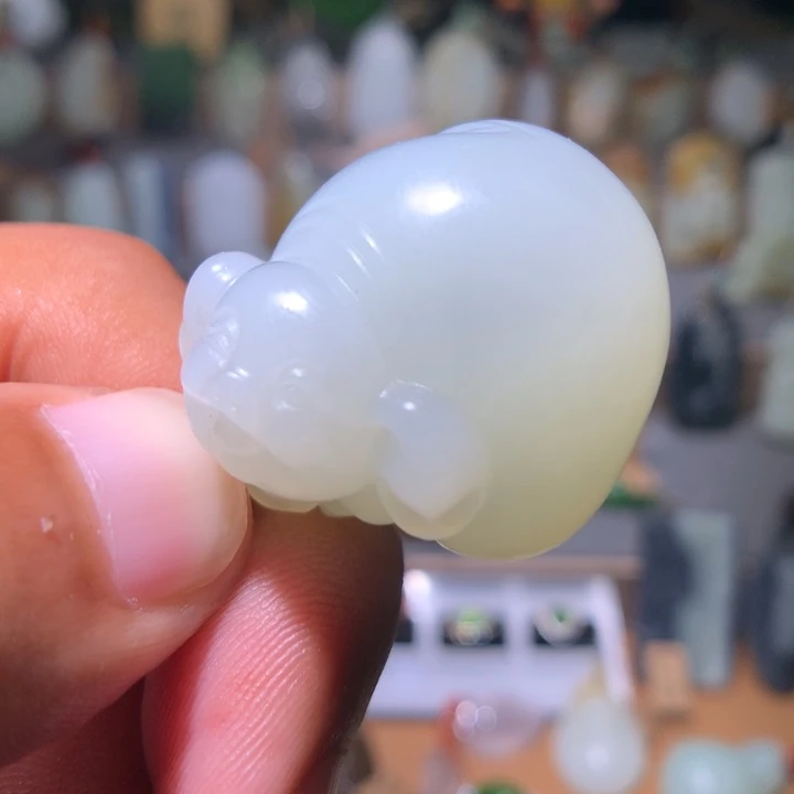 外***程和田玉未镶嵌颈饰