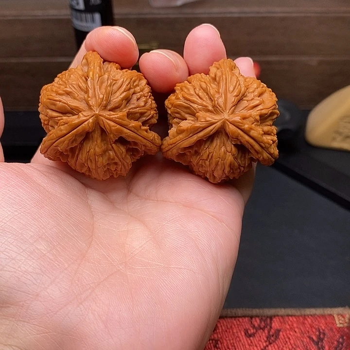 天***勤把件文玩核桃白奔