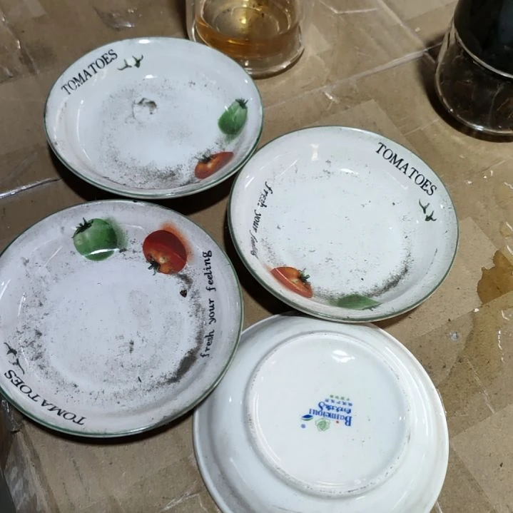 摆件陶瓷盘子碗啥都有