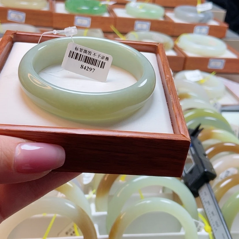 【闪购商品】和田玉手镯未镶嵌55.3