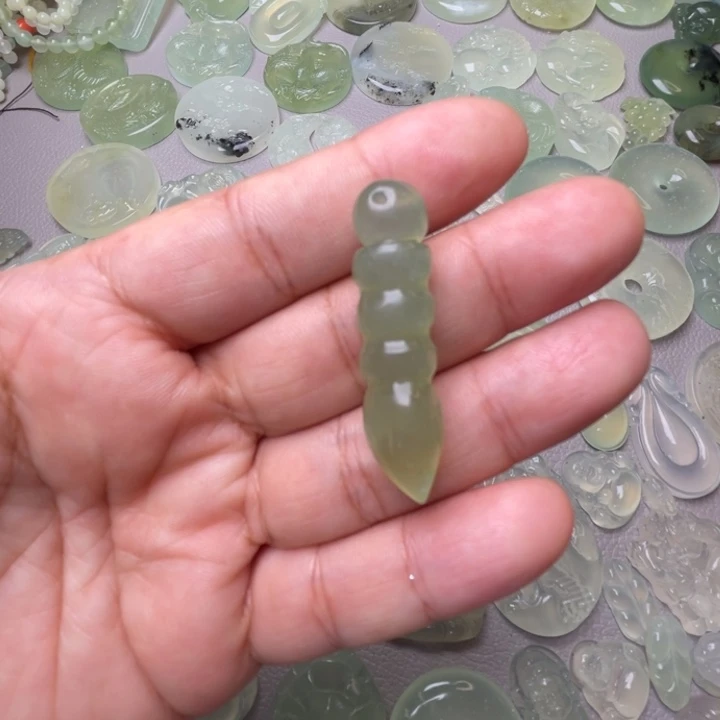 岫玉吊坠(赠链)未镶嵌初***～