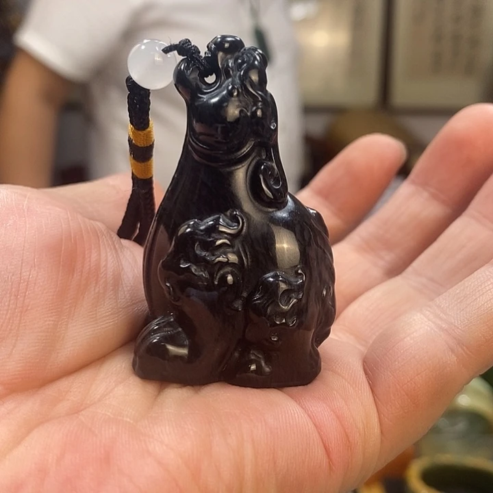 和田玉未镶嵌把件