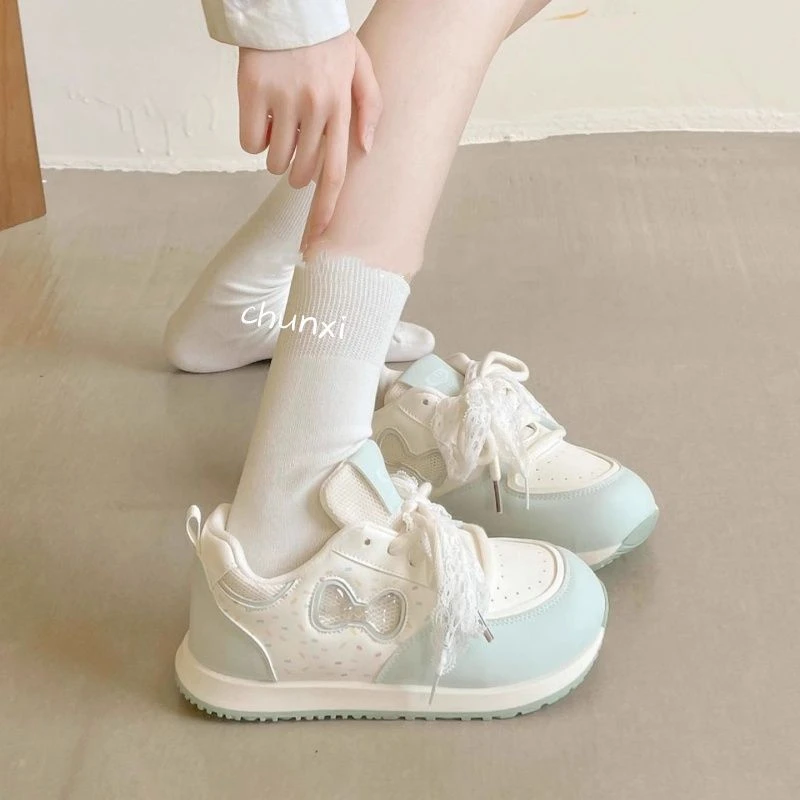可爱鞋子女2025新款爆款厚底小白鞋校园百搭小众面包鞋休闲运动鞋