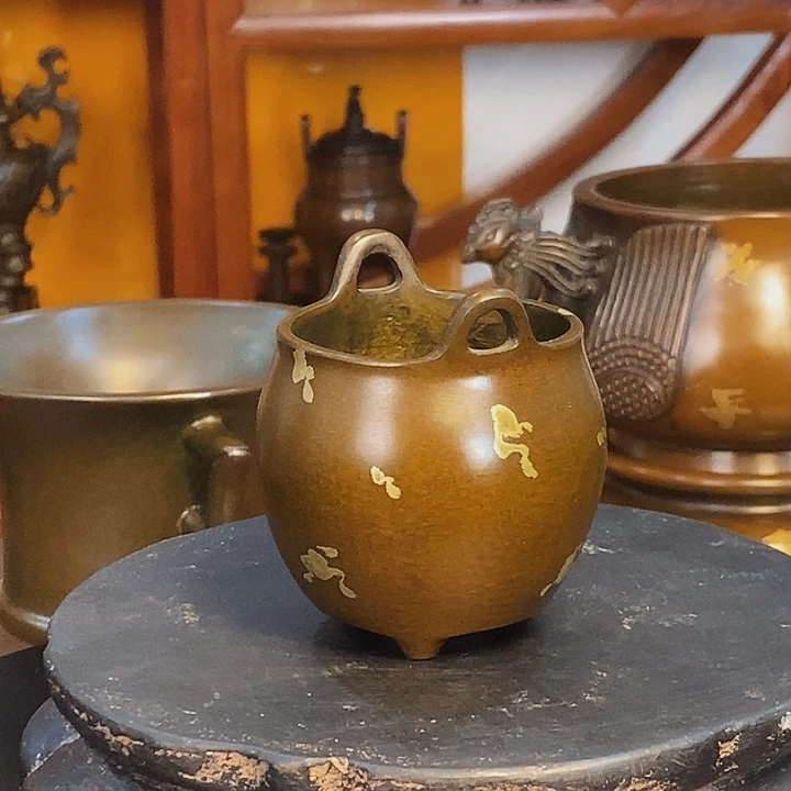 金属铜炉厂区位于江苏