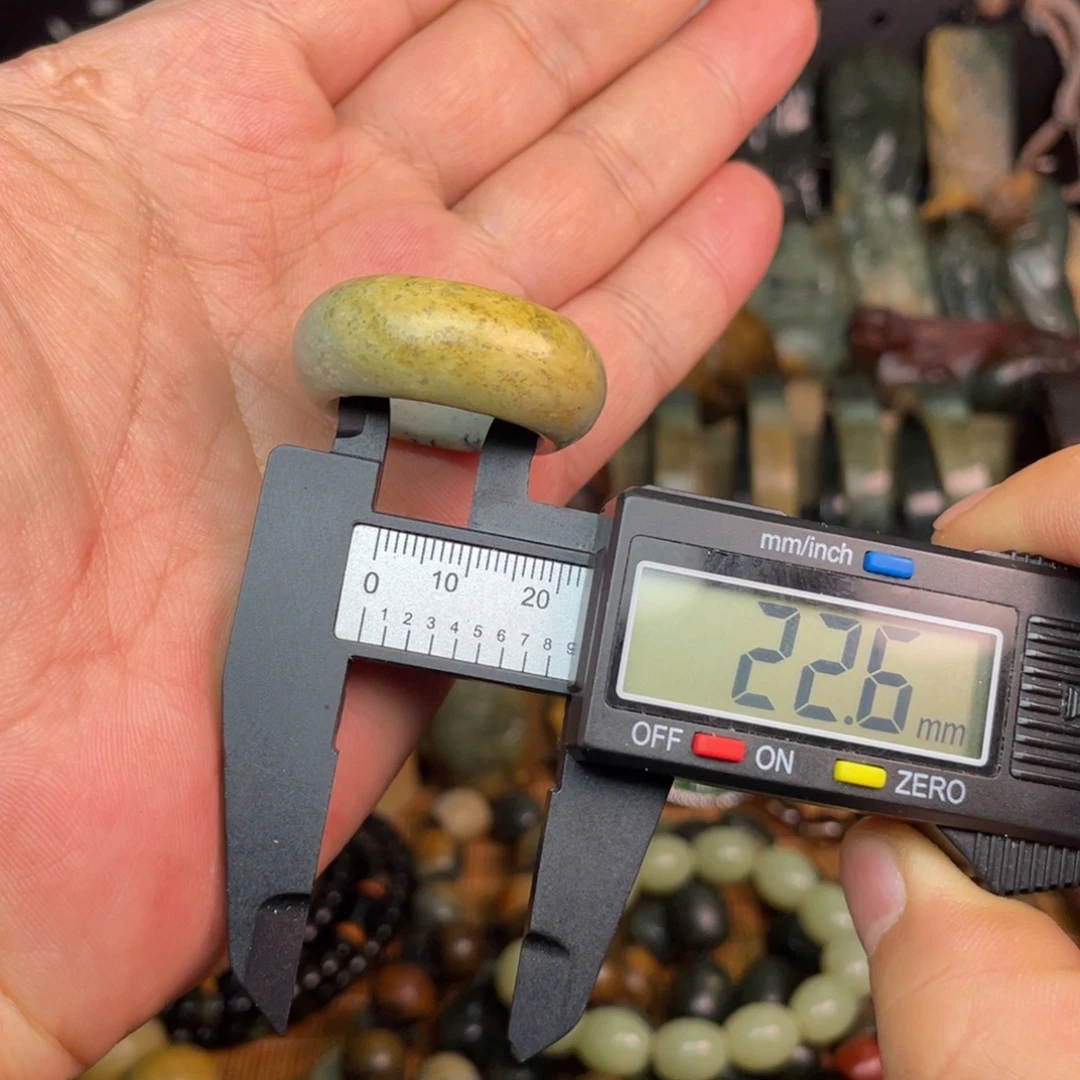 岫岩河磨玉（透闪石质玉）未镶嵌颈饰
