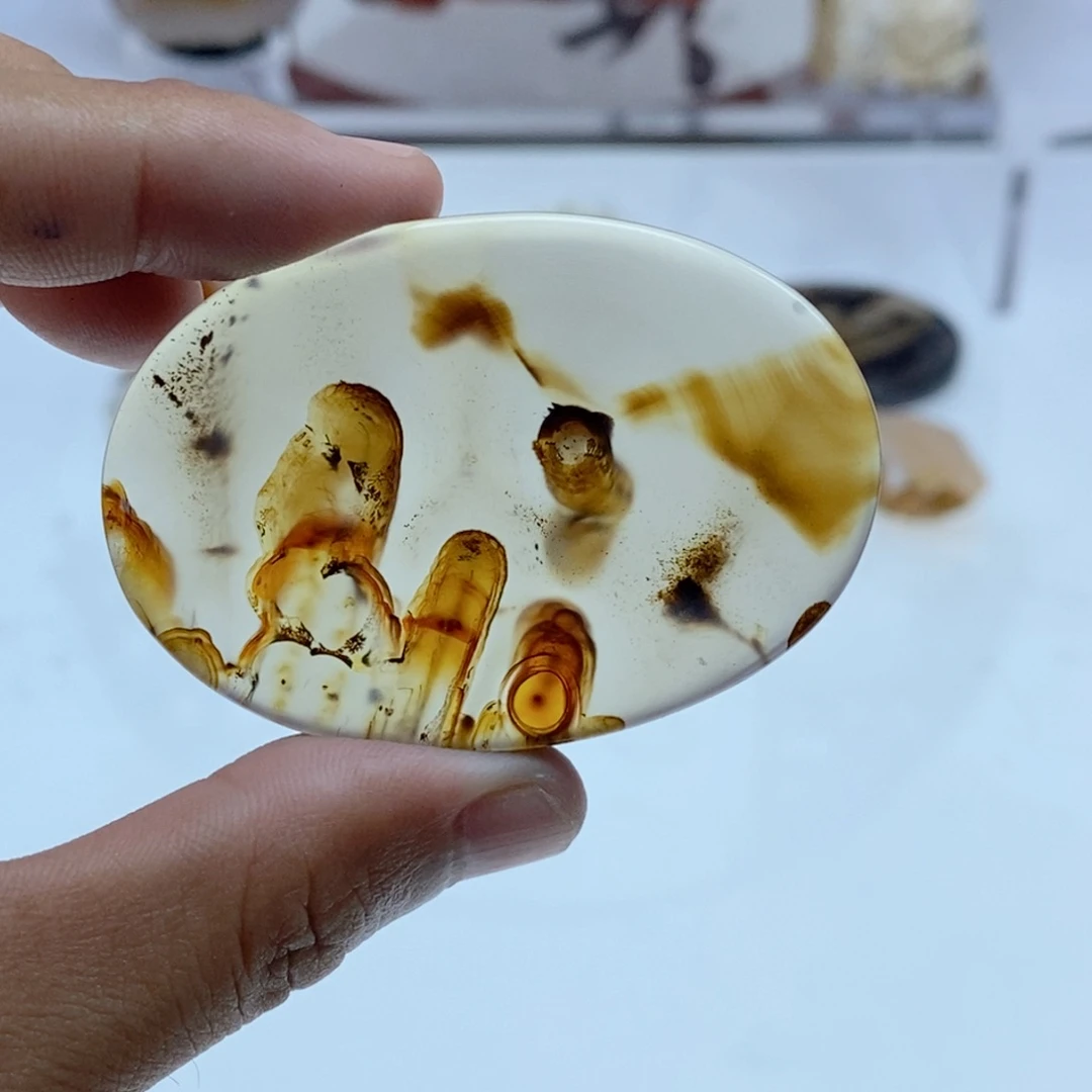 用***6玛瑙/玉髓未镶嵌珠宝半成品