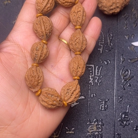 文玩核桃吊坠手串