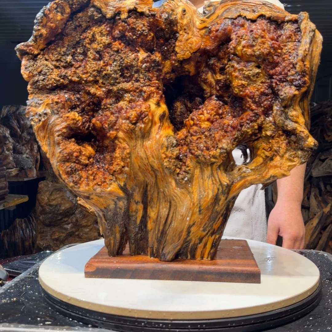 V***叔木王一刀琥珀木摆件41