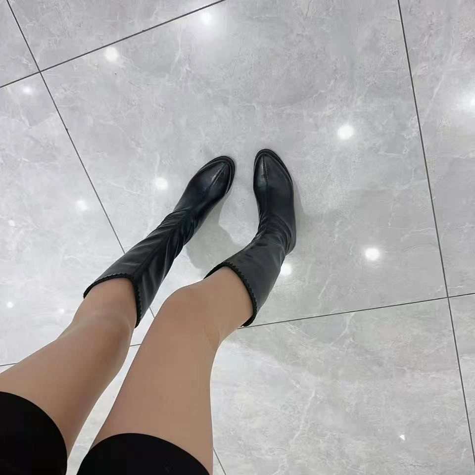 黑边百搭款骑士靴