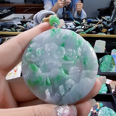 颈饰未镶嵌翡翠一个