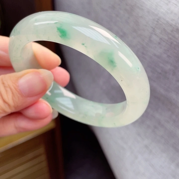 未镶嵌手镯石英质玉55 －56