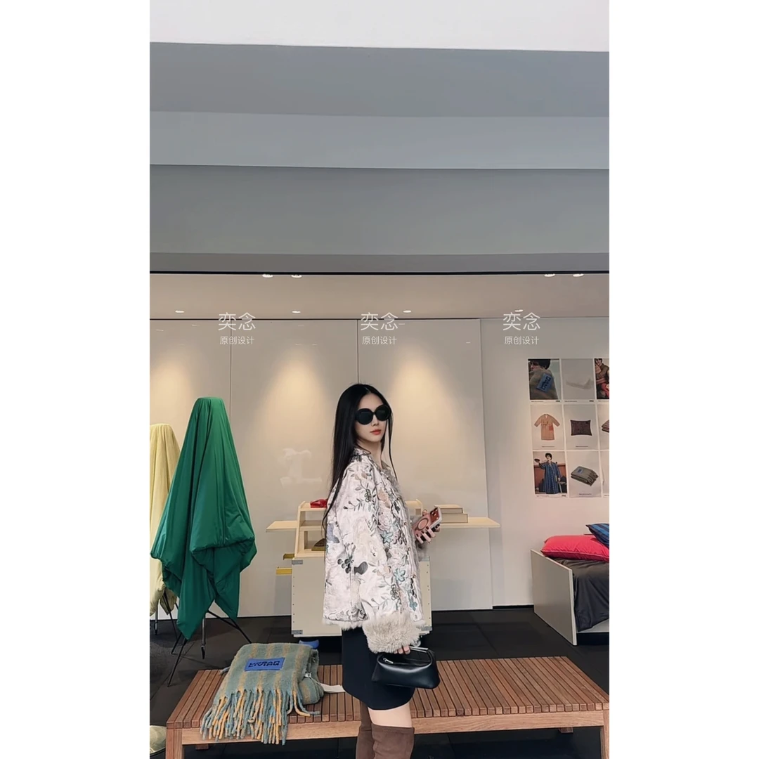 「奕念」《小松鼠》真兔毛双面穿~重磅满绣花高级感定制皮草外套